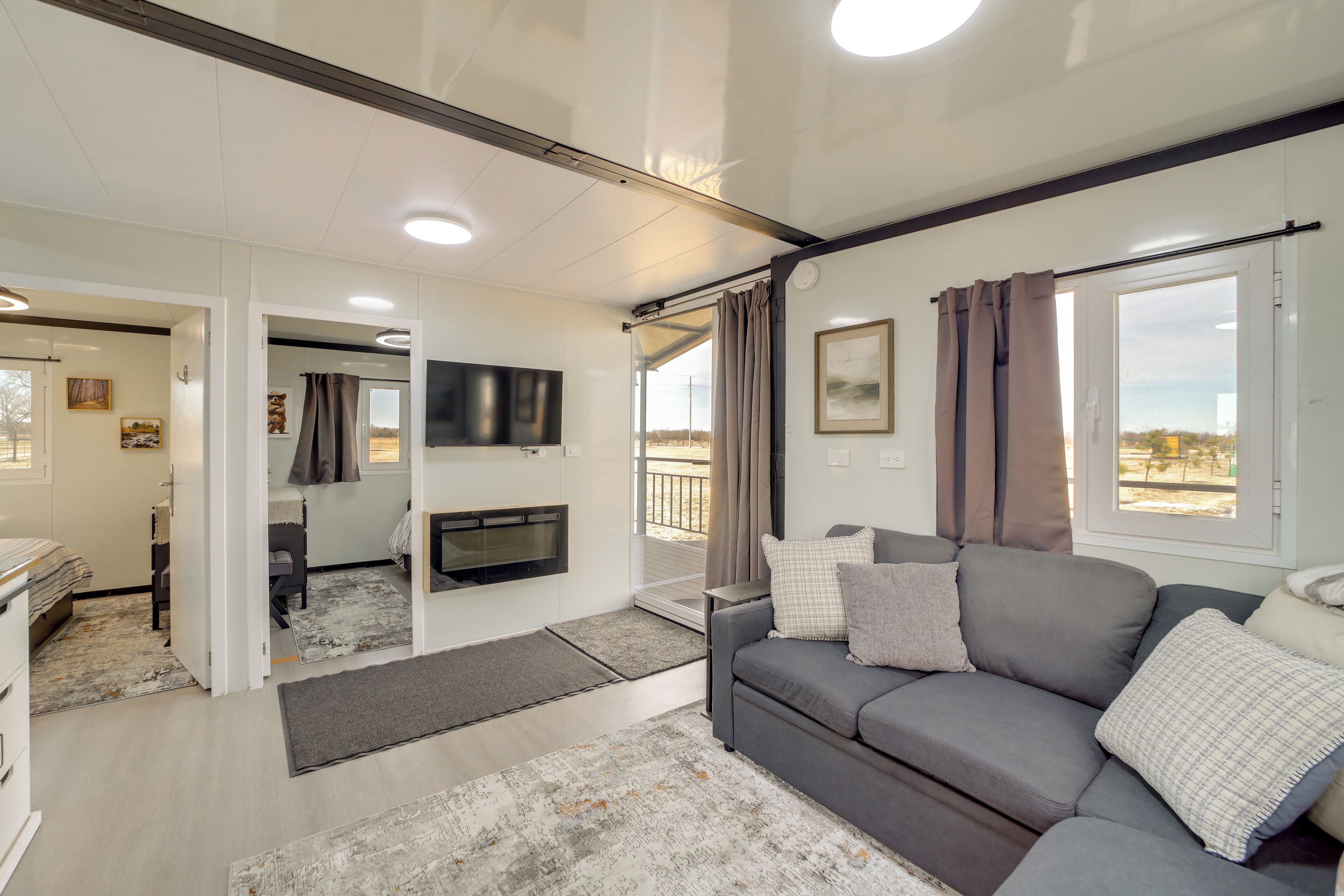 House (2 Bedrooms) | Interior