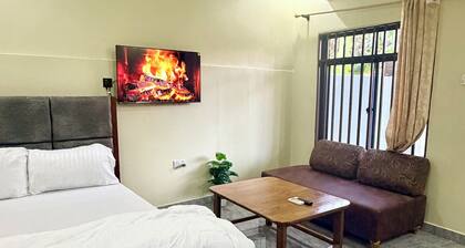 Peaceful Studio Haven Near Everything