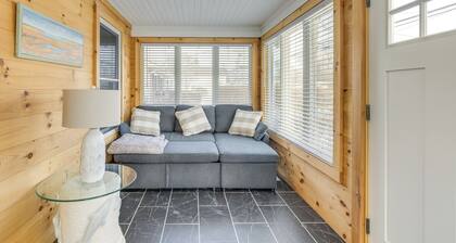 Walk to Harbor, Eats & Shops! Greenport Retreat