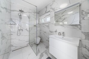 Shower, towels - Villa Loto Zadarvillas (Posedarje)