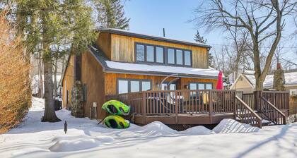 Family-friendly! Waterfront Home on Lake Hopatcong