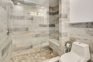 Interior - Family-friendly! Waterfront Home on Lake Hopatcong (Lake Hopatcong)