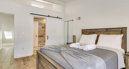 Family-friendly! Waterfront Home on Lake Hopatcong