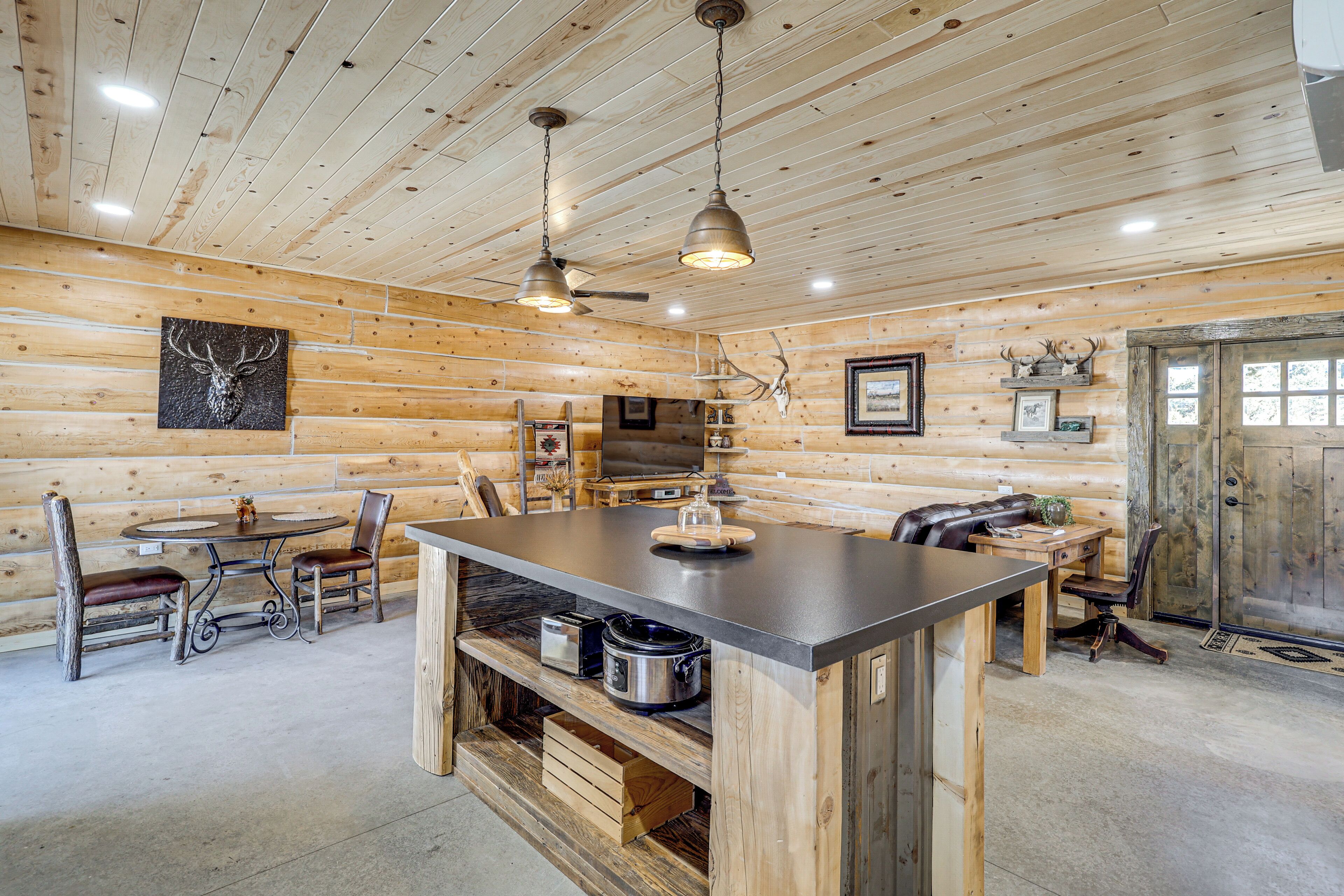 House (1 Bedroom) | Interior