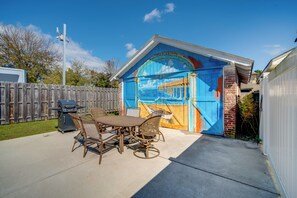 Apartment (3 Bedrooms) | Interior - 2 Blocks to Beach & Boardwalk: Ventnor City Escape (Ventnor City)