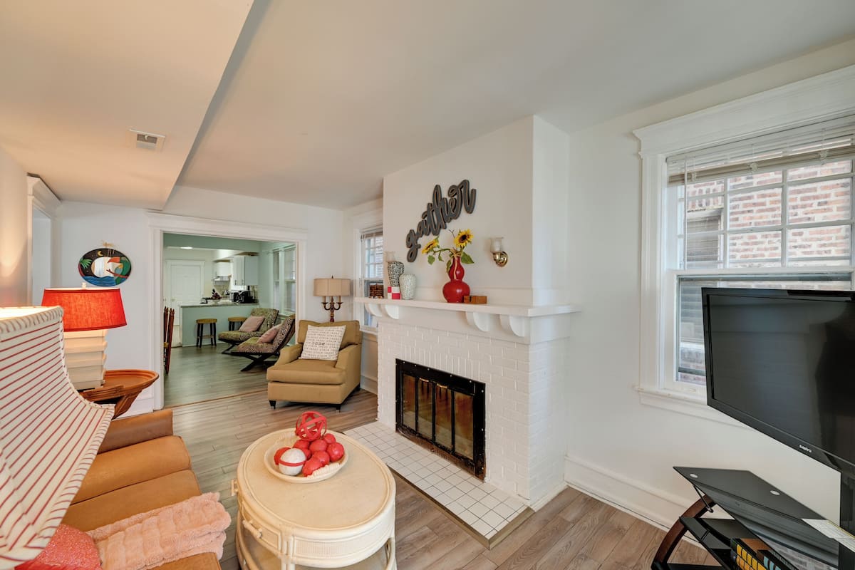 Apartment (3 Bedrooms) | Front of property