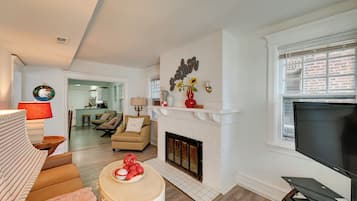 Apartment (3 Bedrooms) | Front of property