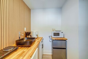 Apartment (1 Bedroom) | Interior - Explore New River Gorge! High-end Hinton Retreat (Hinton)