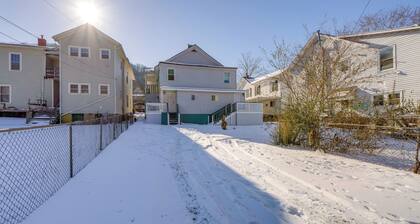 Explore New River Gorge! High-end Hinton Retreat