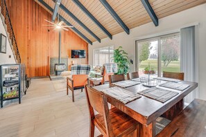 Interior - Near Mcnary Dam! Pet-friendly Condo on Golf Course (Umatilla)