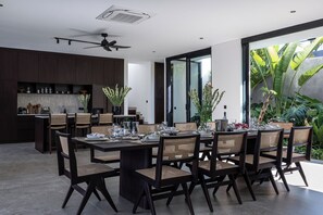 تناول الطعام