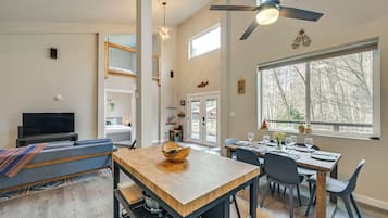 House (2 Bedrooms) | Interior