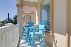 Interior - Steps to Pool & Beach! South Padre Island Getaway (South Padre Island)