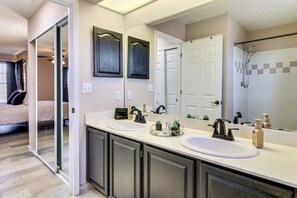 Interior - Quiet Stay in Convenient Rio Rancho Community! (Rio Rancho)