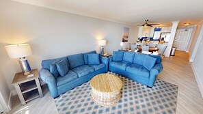 Living area - Destin On The Gulf 506 2 Bedroom Condo (Destin)