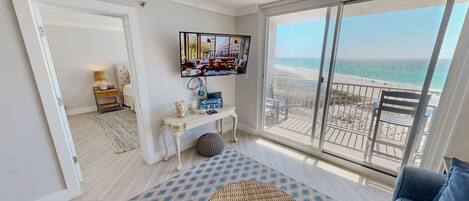 Condo, 2 Bedrooms | Living area