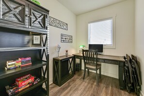 Interior - Stroll to Shore: Oceanside Condo w/ Hot Tub Access (Oceanside)