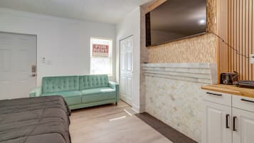 Apartment (0 Bedroom) | Interior