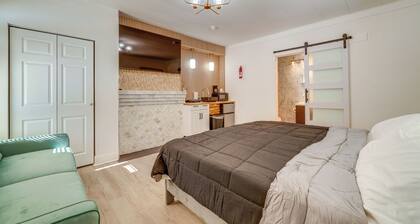Historic Hinton Gem: Walkable Luxury Near Dtwn!