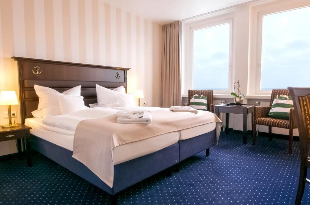 Standard Double Room, Sea View | In-room safe, desk, blackout curtains, free WiFi