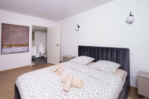 Strykejern/-brett, wi-fi og sengetøy