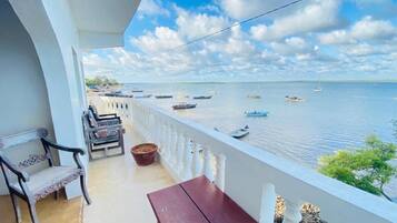 Deluxe Double Room | Free WiFi, bed sheets