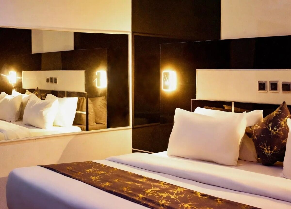 Desk, laptop workspace, free WiFi