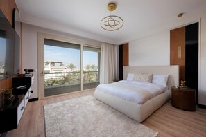 Iron/ironing board, WiFi, bed sheets - The Executive Villa @ CFC - Pool & Five Master BR (محافظة القاهرة‬)