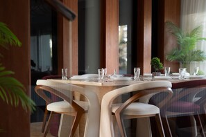 Dining - The Executive Villa @ CFC - Pool & Five Master BR (محافظة القاهرة‬)