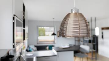 Microwave, dishwasher, coffee/tea maker, toaster