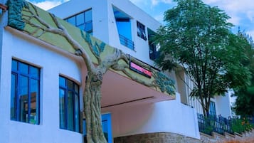 تفاصيل الفندق من الخارج