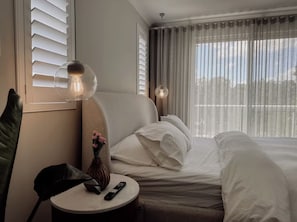 Strykjärn/strykbräda, wi-fi och sängkläder