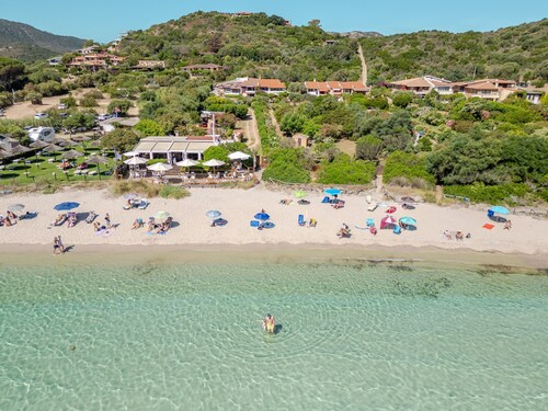 Apartment 'Trilocale Taverna 80m from Beach' with Sea View, Private Terrace & AC