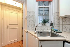 Interior - Stylish 2 bed - Tower Hamlets (Greater London)