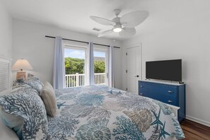 3 bedrooms, desk, iron/ironing board, WiFi - Updated, EV Plug, Hot Tub & Dog Friendly (Kitty Hawk)