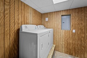 Interior - Updated, EV Plug, Hot Tub & Dog Friendly (Kitty Hawk)