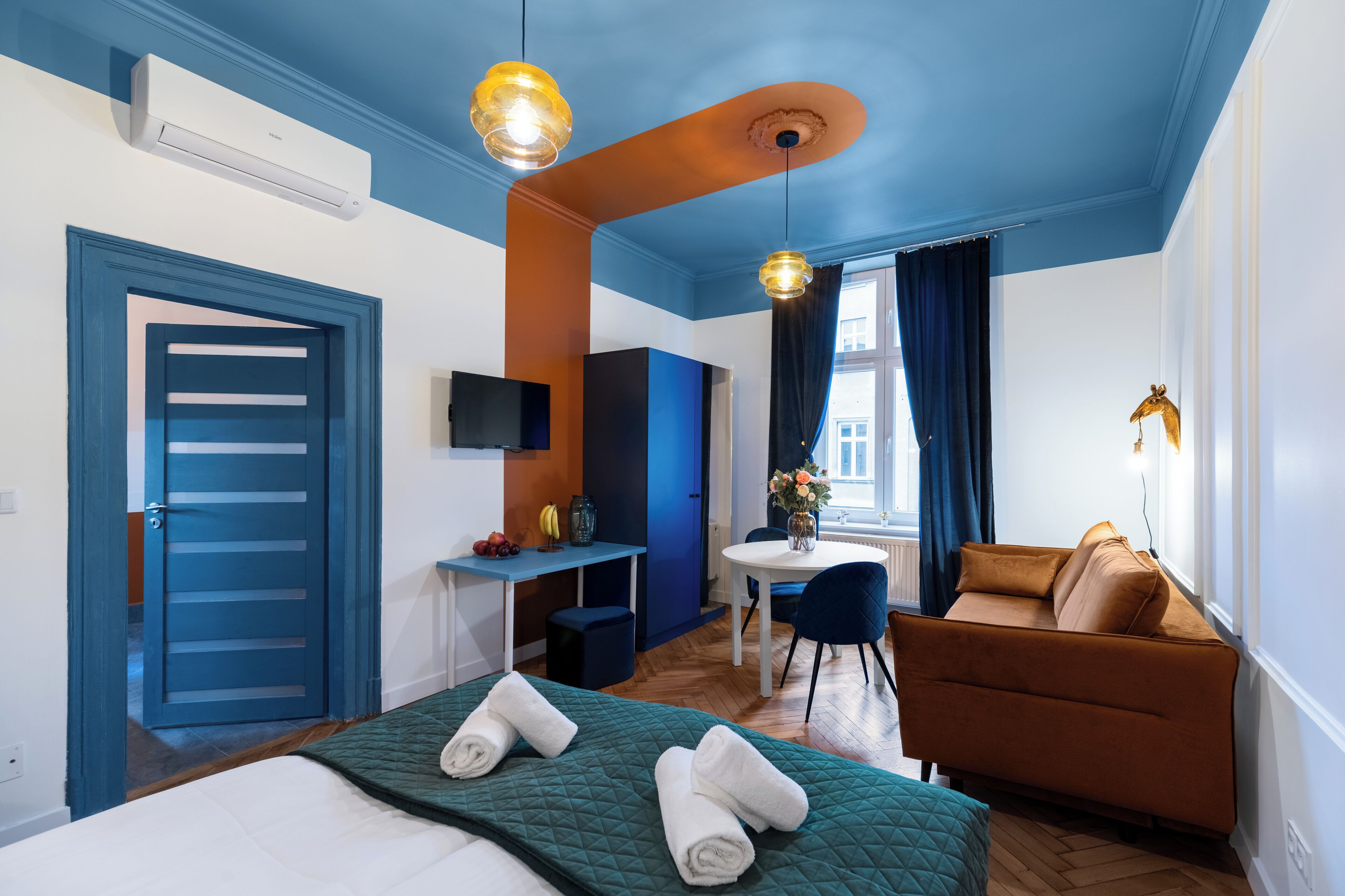 Iron/ironing board, free WiFi