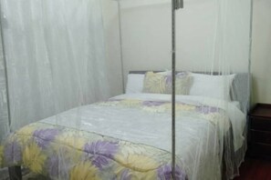 2 bedrooms, iron/ironing board, WiFi, bed sheets - Stylish 2BR Kilimani Retreat | Lift, Fast WiFi & Family-Friendly Comfort (Nairobi)