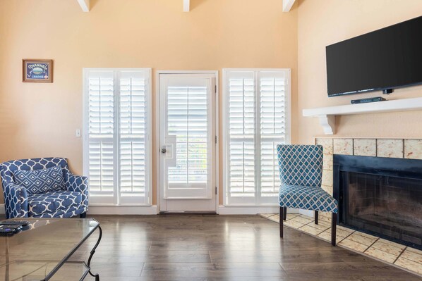 Smart TV, fireplace, offices