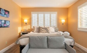 2 bedrooms, desk, iron/ironing board, WiFi