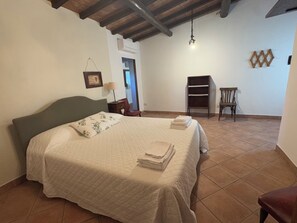 Free WiFi, bed sheets - Apartment located within an Agriturismo with swimming pool in Maremma n.2 (Scansano)