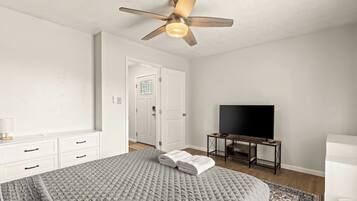 1 bedroom, iron/ironing board, travel cot, free WiFi