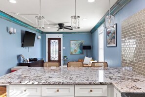 Interior - The Stafford Cottage-Close to The Pearl & Downtown (San Antonio)