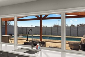 Pool - Great Location-Huge Pool | Sleeps 14 | 2 King Beds (San Antonio)