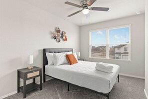 6 Schlafzimmer, Bügeleisen/Bügelbrett, Reisekinderbett, kostenloses WLAN