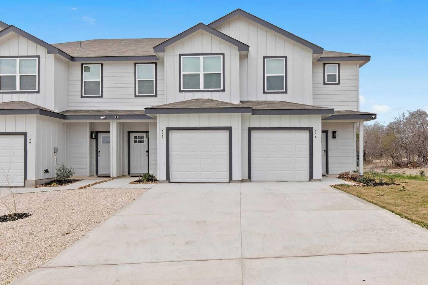 Home exterior & driveway
