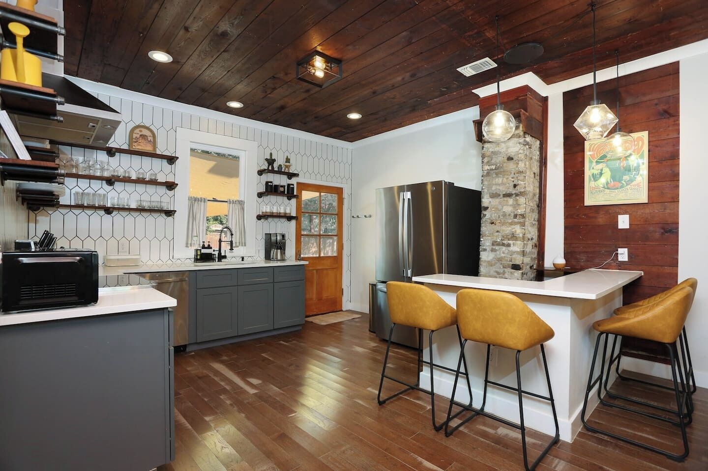 Refrigerador, microondas, horno y parrilla de estufa 