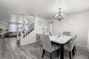 Dining - Chic Modern Farmhouse-Sleeps 12- Near Randolph AFB (San Antonio)