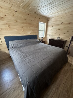 3 bedrooms, iron/ironing board, WiFi, bed sheets - Cozy 3-bedroom cabin in charming Franklin for your getaway (Franklin)