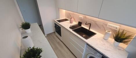 Fridge, microwave, oven, stovetop